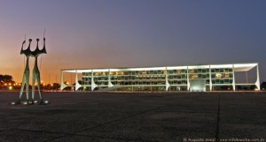 palacio-do-planalto-casa-do-presidente-550x296